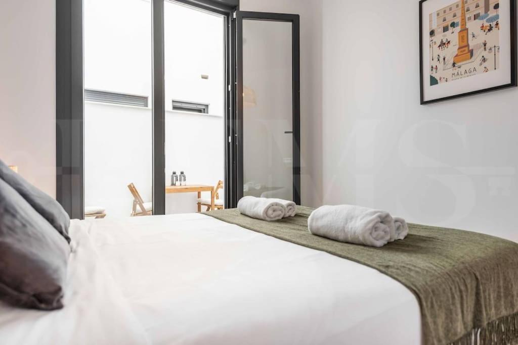 Fresh & Stylish Apartment With Parking By Rems Malaga Bagian luar foto