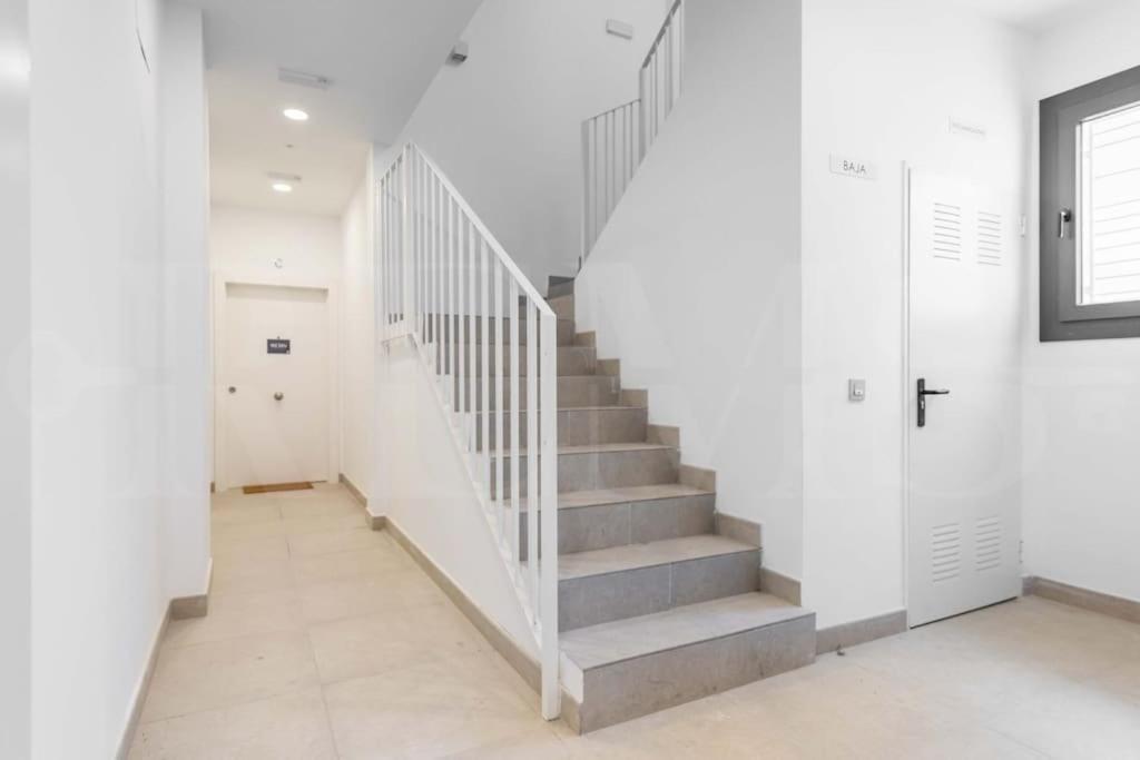 Fresh & Stylish Apartment With Parking By Rems Malaga Bagian luar foto