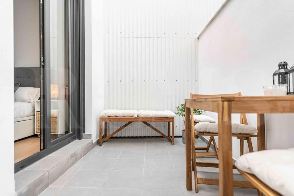 Fresh & Stylish Apartment With Parking By Rems Malaga Bagian luar foto