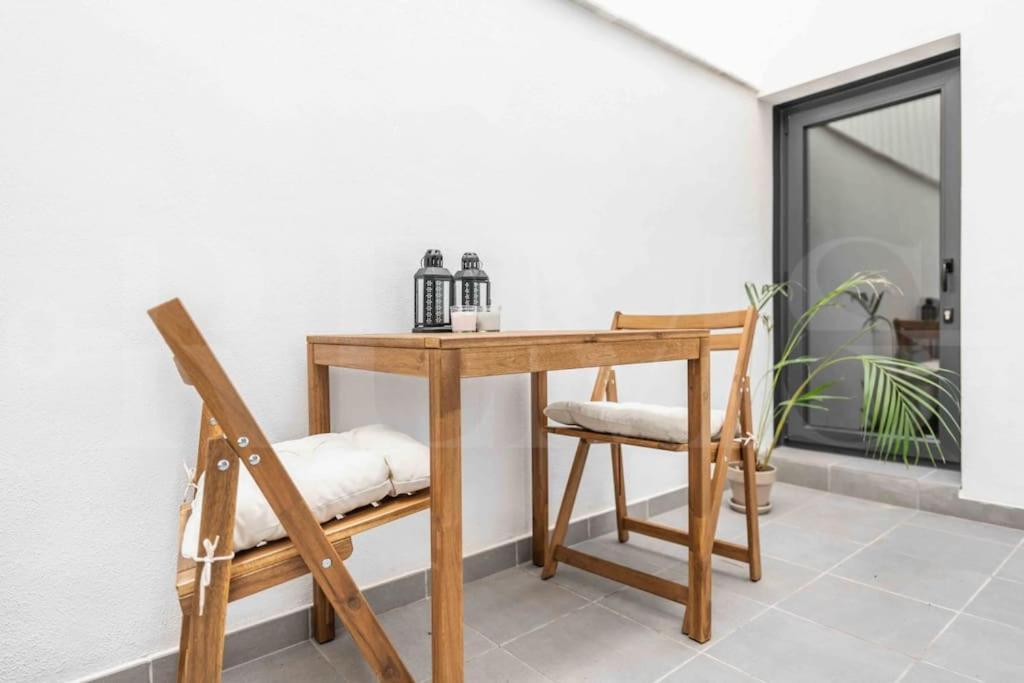 Fresh & Stylish Apartment With Parking By Rems Malaga Bagian luar foto